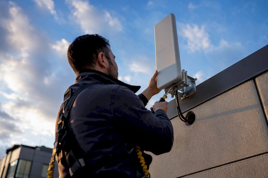 Avoid $33,333/Minute Outages with 5G Failover for Enterprise IT