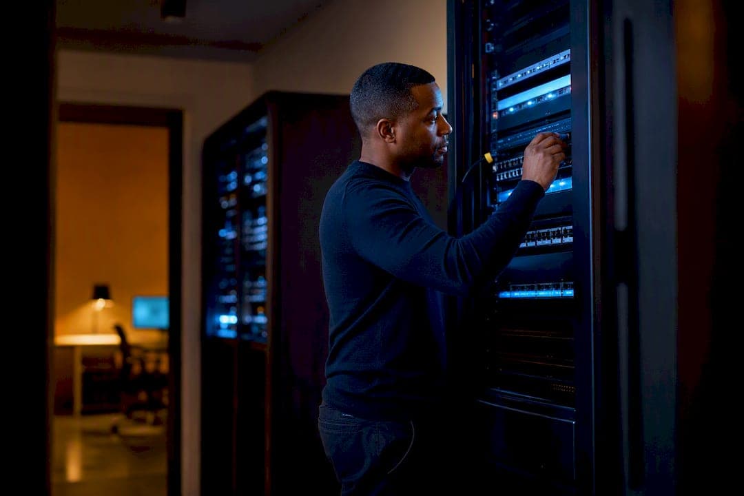 6–12 Month MPLS Migration Plan for IT Leaders, Contract Risk Focus