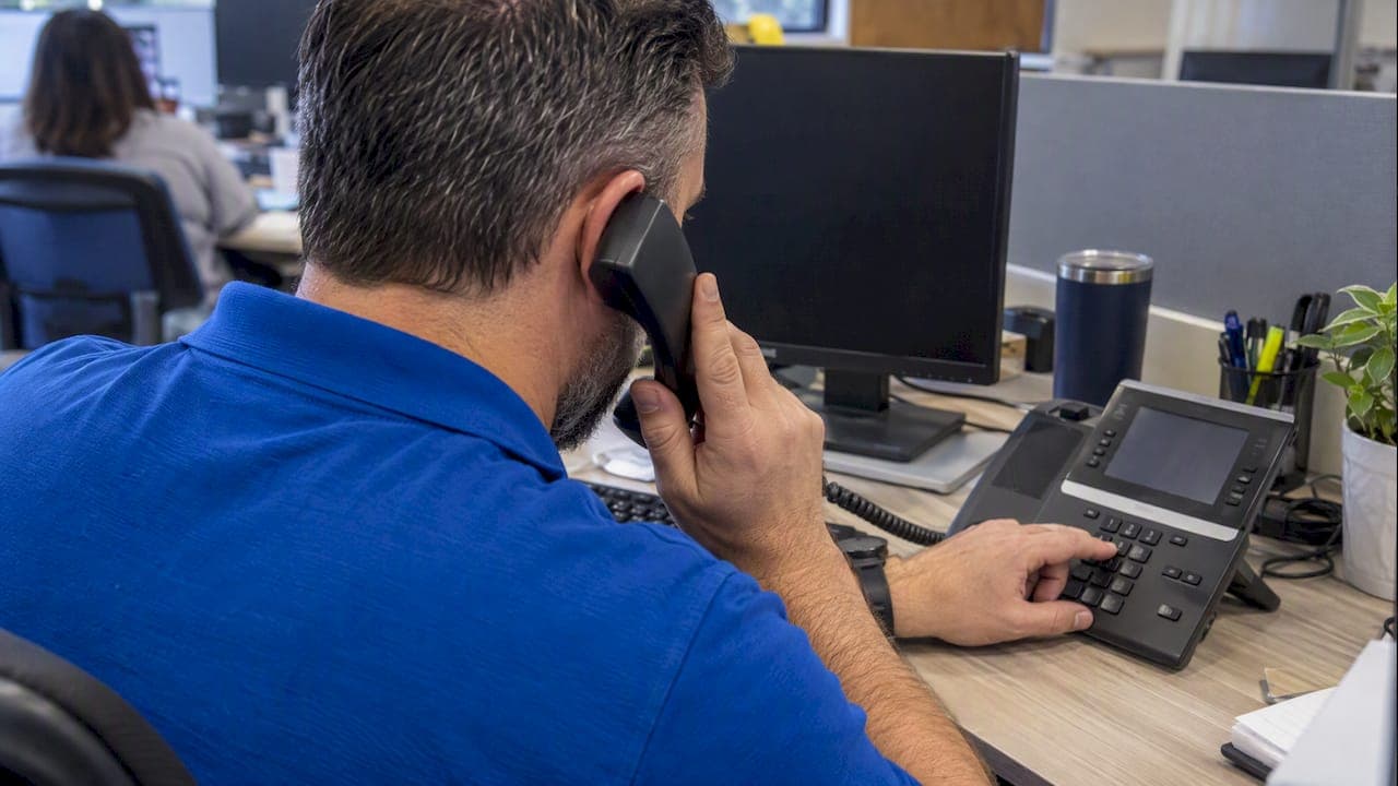E911 Compliance: 5 Checks to Catch Gaps in U.S. Offices